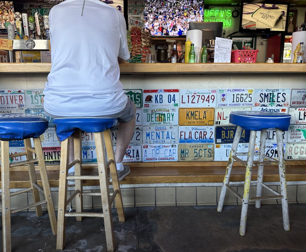 Anna Maria Island - Duffys Bar and license plates