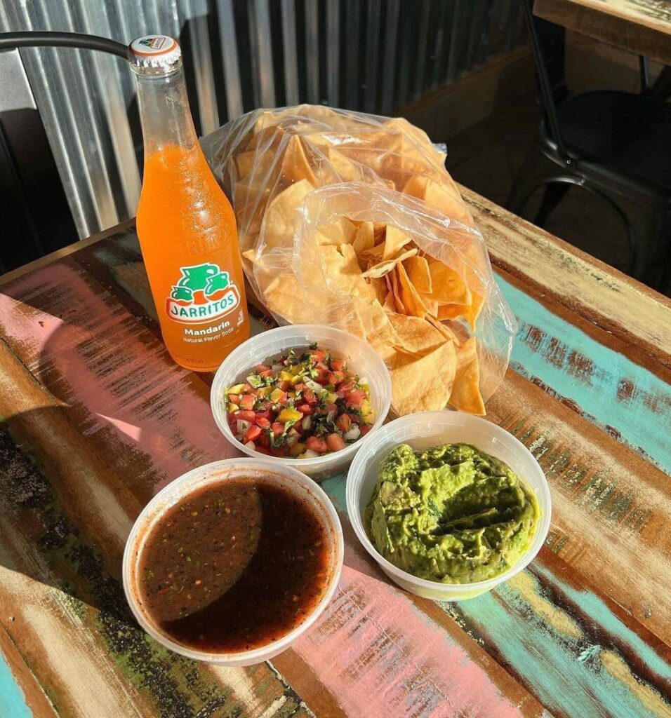 Anna Maria Island Mexican Food Los Chiludos chips and salsa